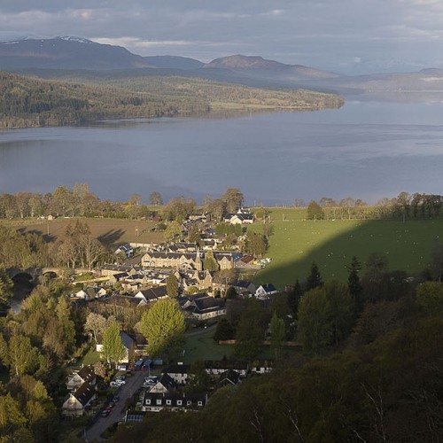Kinloch Rannoch is a pretty highland village close to Loch Rannoch